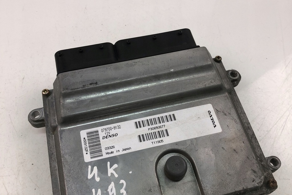 ECU Volvo S40 II (MS) 30650677 2005 Motorsteuereinheit Product image