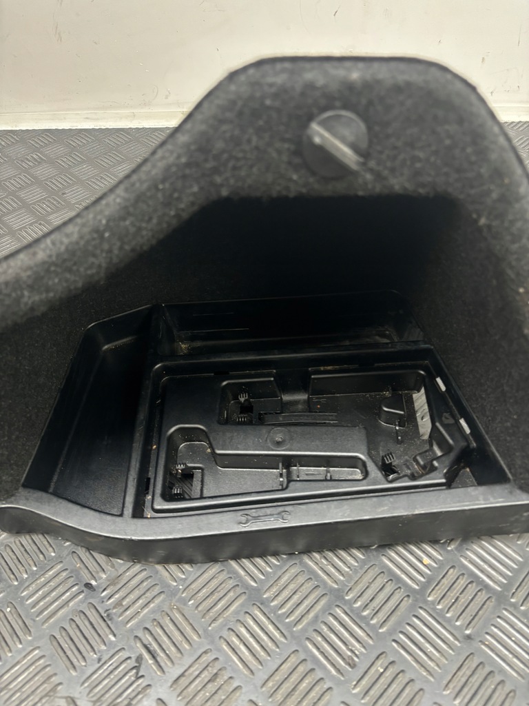 BMW F30 F80 KOFFERRAUMHANDSCHUHGEHÄUSE 7239175 Product image