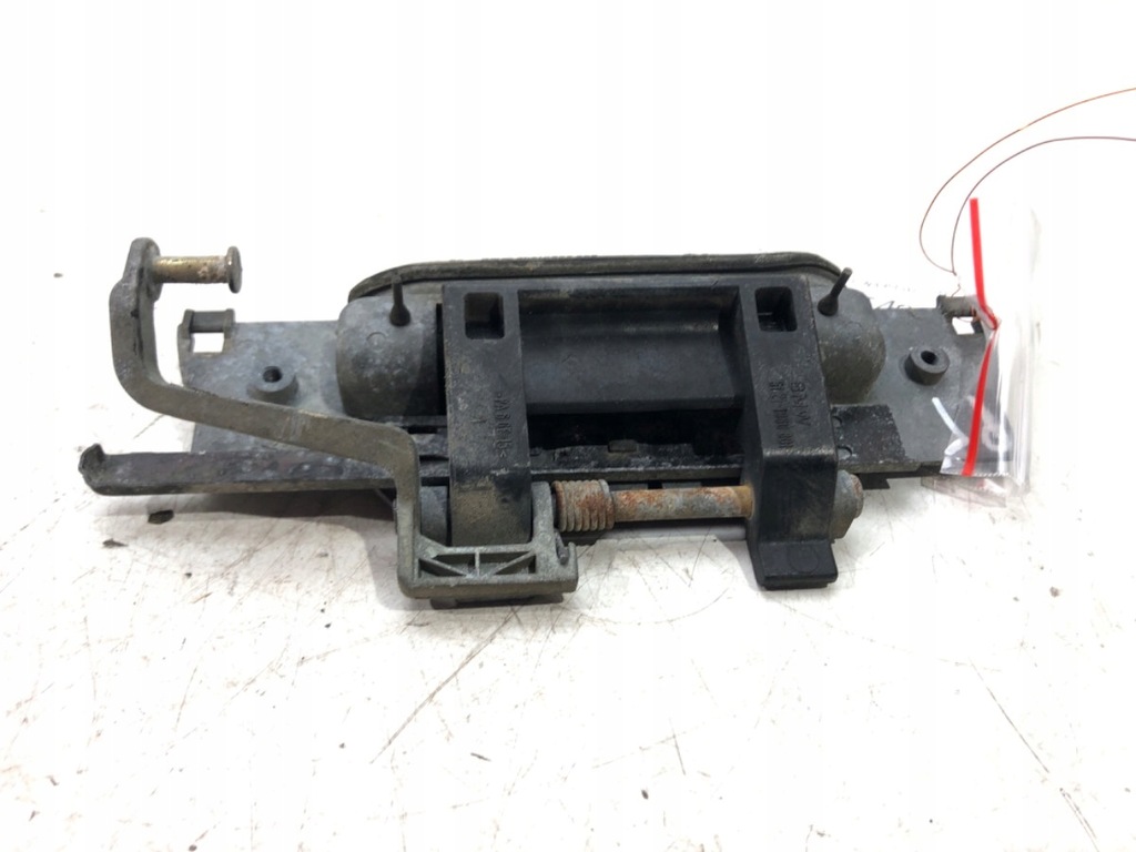 AUSSENGRIFF RECHTS HINTEN BMW E36 Limousine/Limousine 90-98 Product image