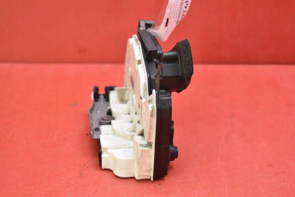 ZAMEK DRZWI LEWY TYŁ TYLNY 5E0839015 SKODA RAPID HB 12-17 Product image