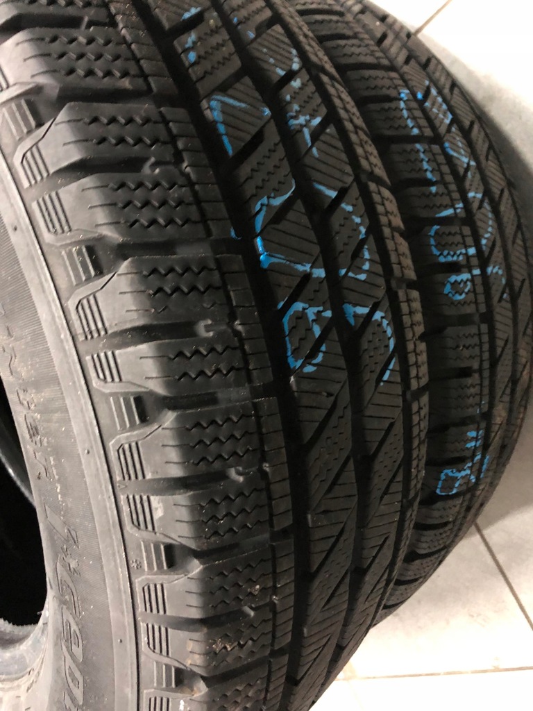 HANKOOK INTERICEPT LV REIFEN 235/65 R16 C 8mm 2020 Product image