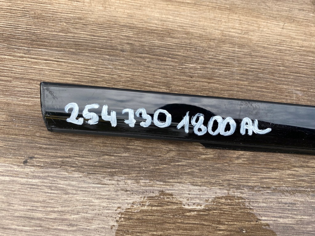 MERCEDES W254 TÜR-SKIPPERLEISTE A2547301800 Product image