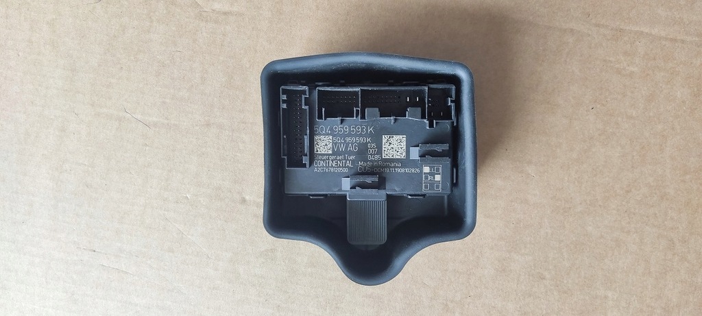 AUDI A1 Türmodul vorne rechts 5Q4959593K Product image