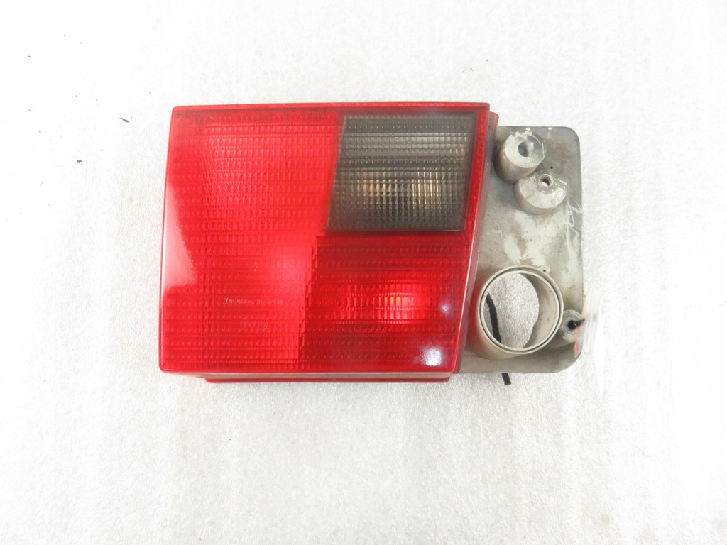 RECHTE HECKKLAPPENBELEUCHTUNG AUDI A6 C4 4A0945094F Product image