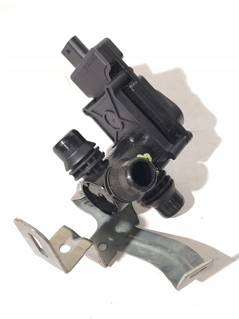Mercedes E Klasse W213 Wasserventil A0005061300 A2135013701 Product image