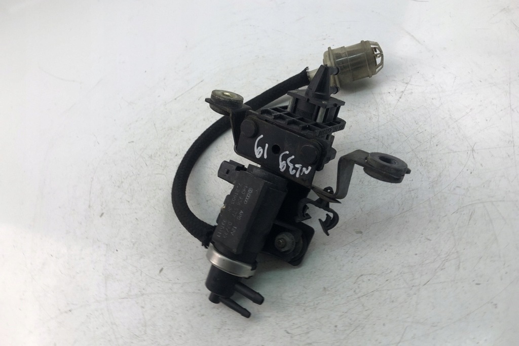 VW Passat B5 (3B2) 1H0906627 1999 Elektrometisches Ventil Product image