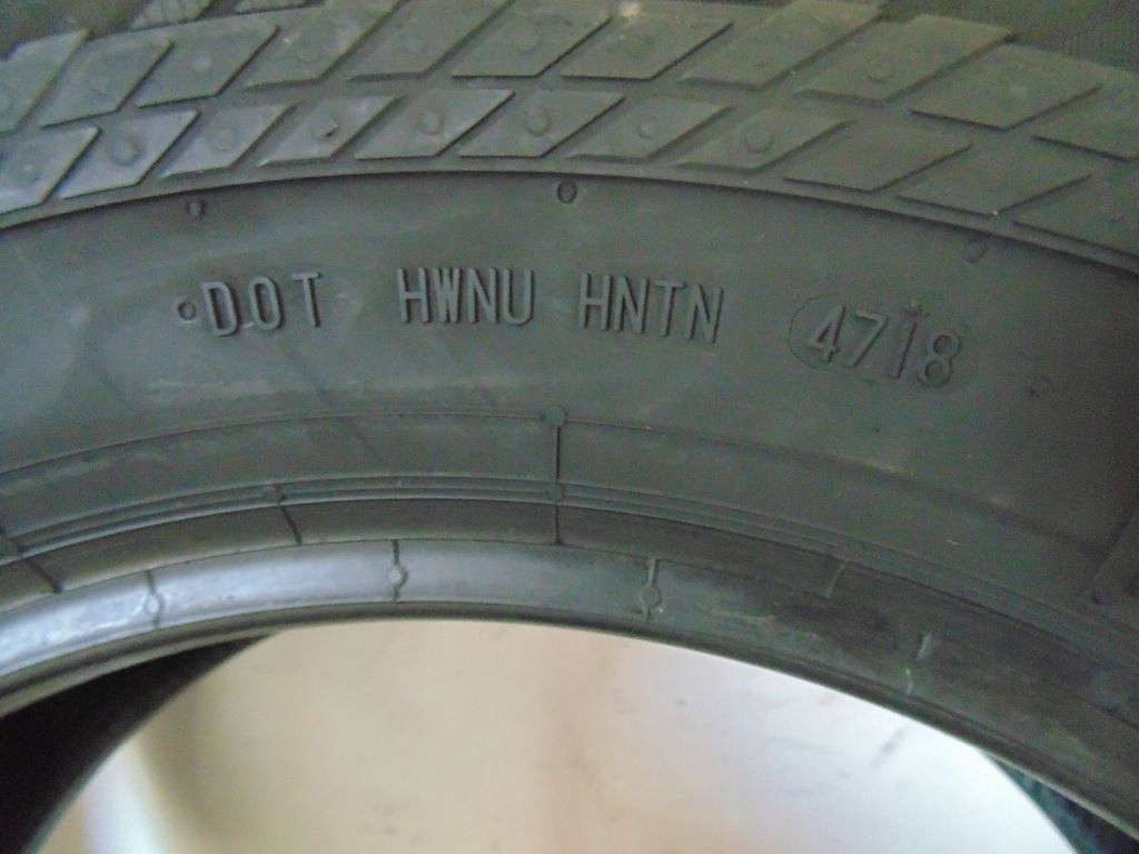 Continental VanContact 4Season-Reifen 225/75R16 121 R Product image