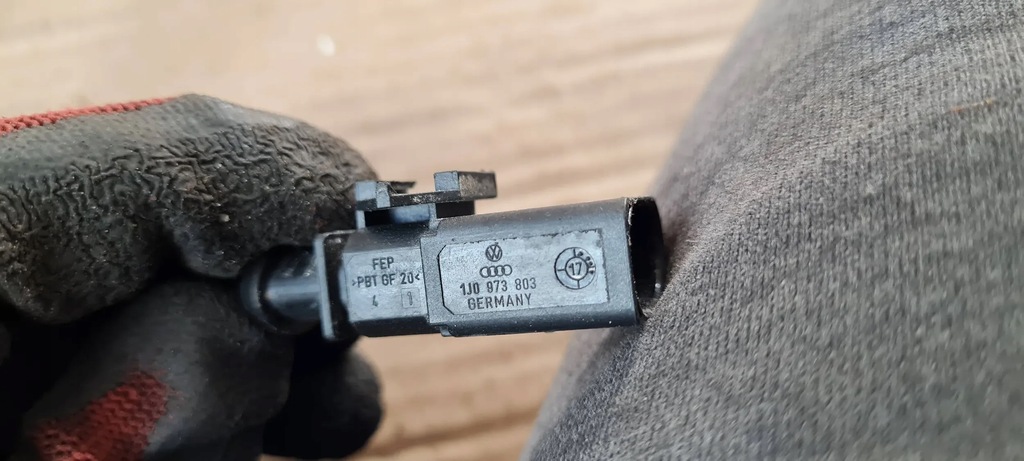 A5 8W STECKER CUBE 1J0973803 VW AUDI A4 B9 8W A5 Q7 4M Q5 80A Product image
