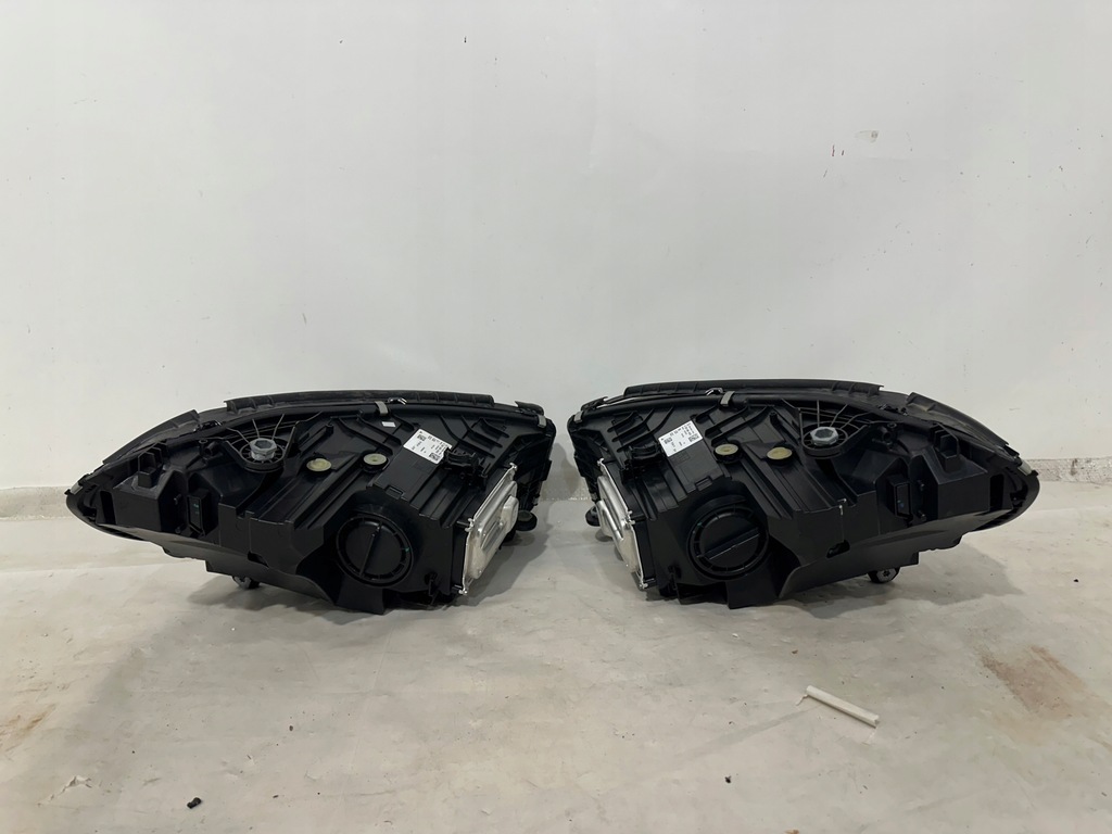 MERCEDES BENZ W206 C-KLASSE LED HIGH PERFORMANCE LINKS RECHTS LAMP EU KPL Product image