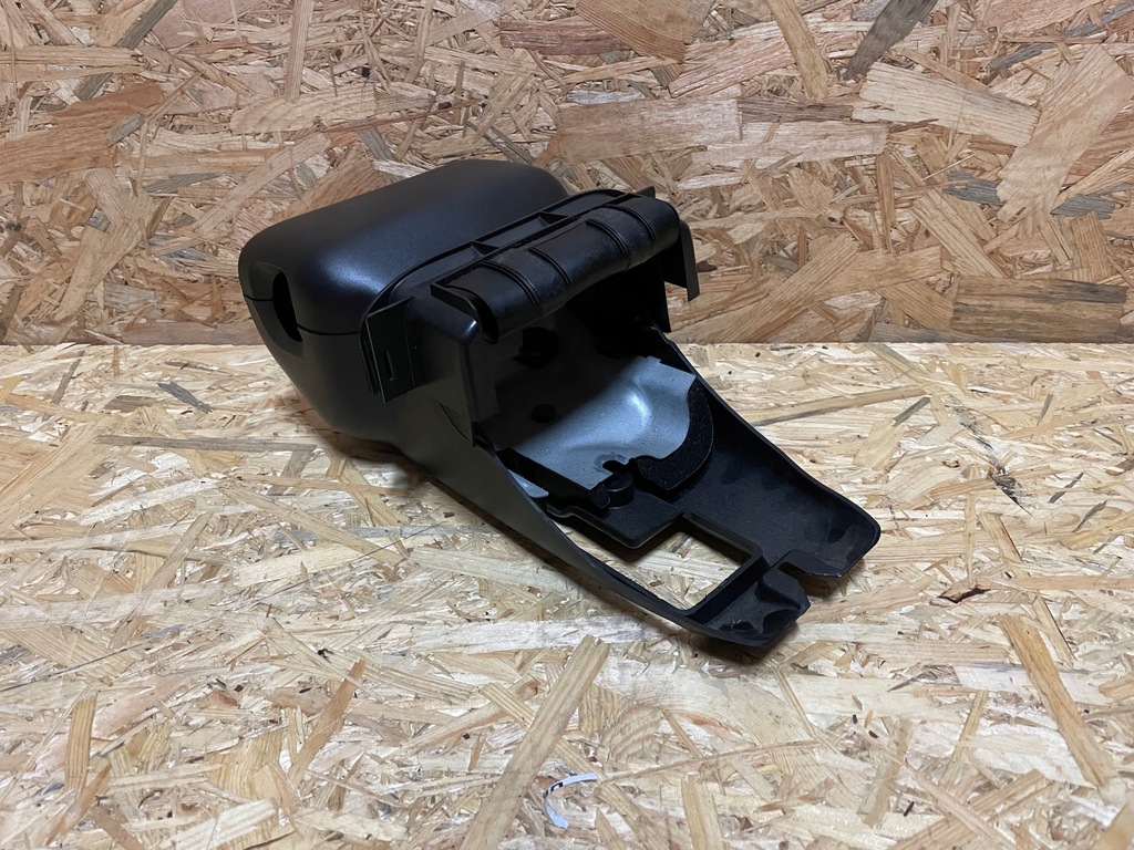 ABDECKUNG LENKSÄULENGEHÄUSE VOLVO V50 30680133 30680134 Product image