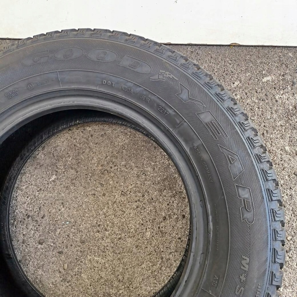 Reifen 215/70/16 Goodyear Vector 4Seasons (E6685) Product image