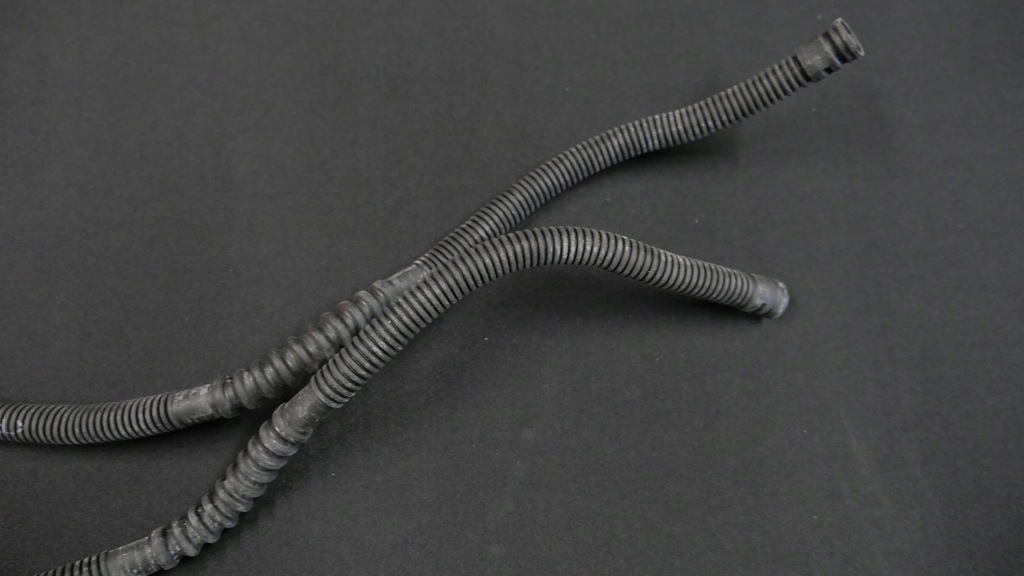 BMW F33 F83 E93 Dachwasserauslassschlauch 7187745 Product image