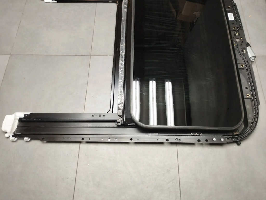 Audi A5 Sportback 8T Schiebedach 8T8877041E Product image