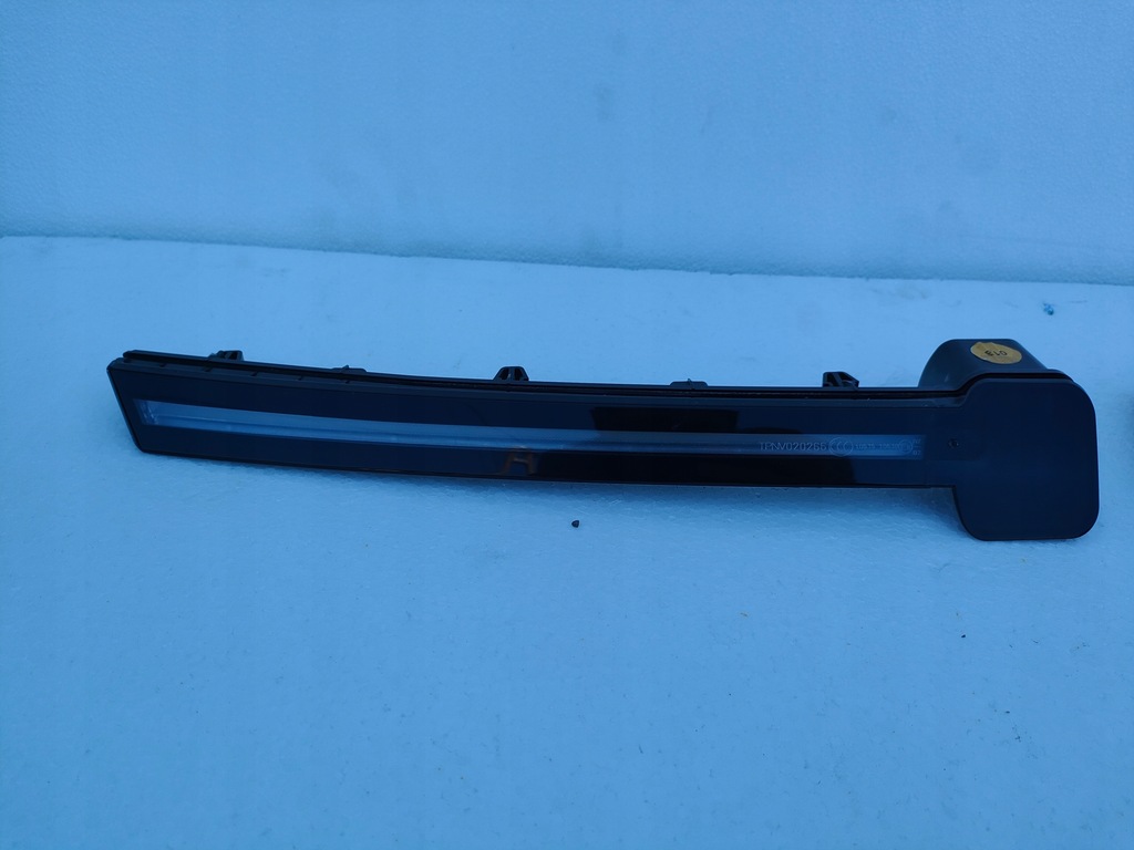 RECHTS LINKS HALOGEN LED TFL VW ID 3 10A941654C/653C Product image