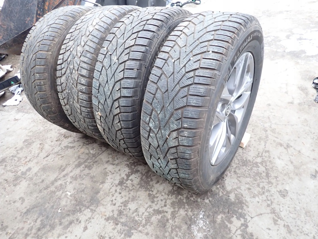 Räder Alufelgen 17 mit Reifen 235/65 R17 108T M+S Toyota Sienna 2021 Product image