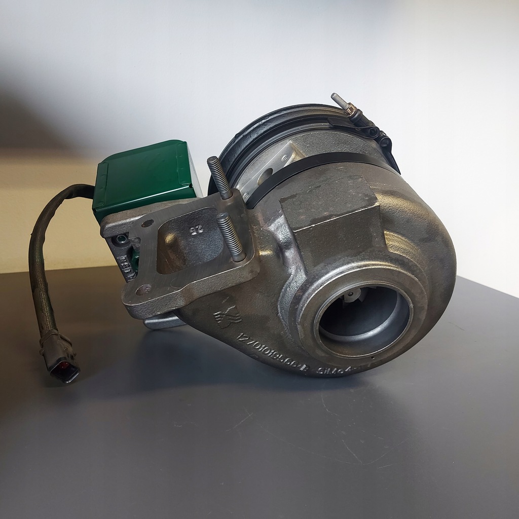 BorgWarner Case IH 250 270 300 Optum CVX Turbolader Product image