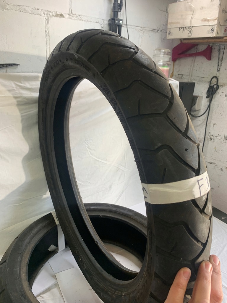 Bridgestone-Reifen 110 80 19 Product image