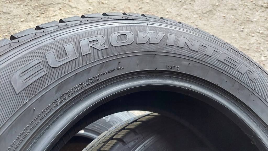 Winterreifen 215/70r16C 108/106T Falken Eurowinter HS437 VAN Product image