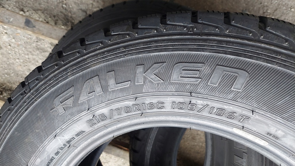 Winterreifen 215/70r16C 108/106T Falken Eurowinter HS437 VAN Product image