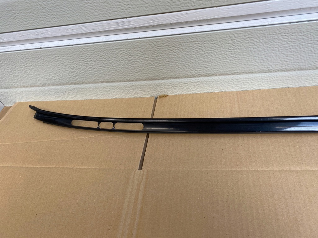 BMW E39 COMBI DACHLEISTE, RECHTS, SCHWARZ Product image