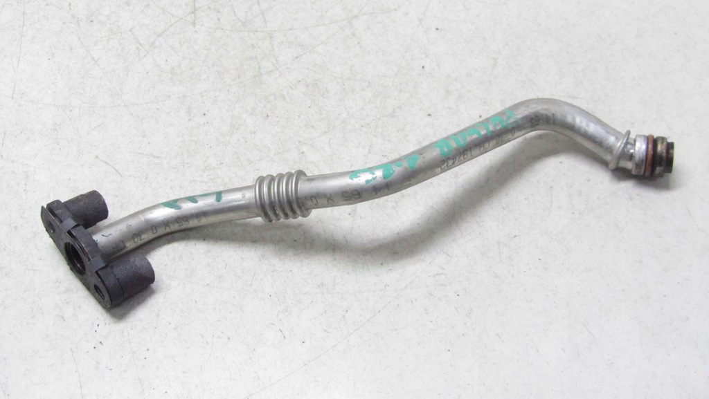 NISSAN PULSAR 1.2 TURBINENSCHMIERROHR 12-17 Product image
