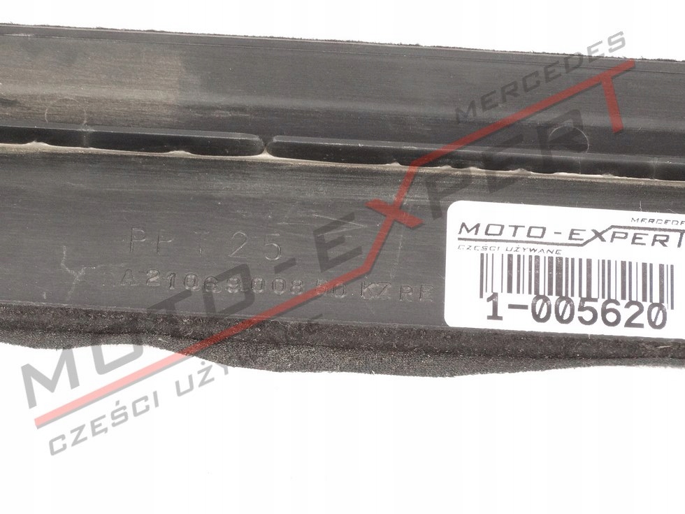 Mercedes E-Klasse W210 COMBI DACHLINIE HINTEN RECHTS A2106900850 Product image