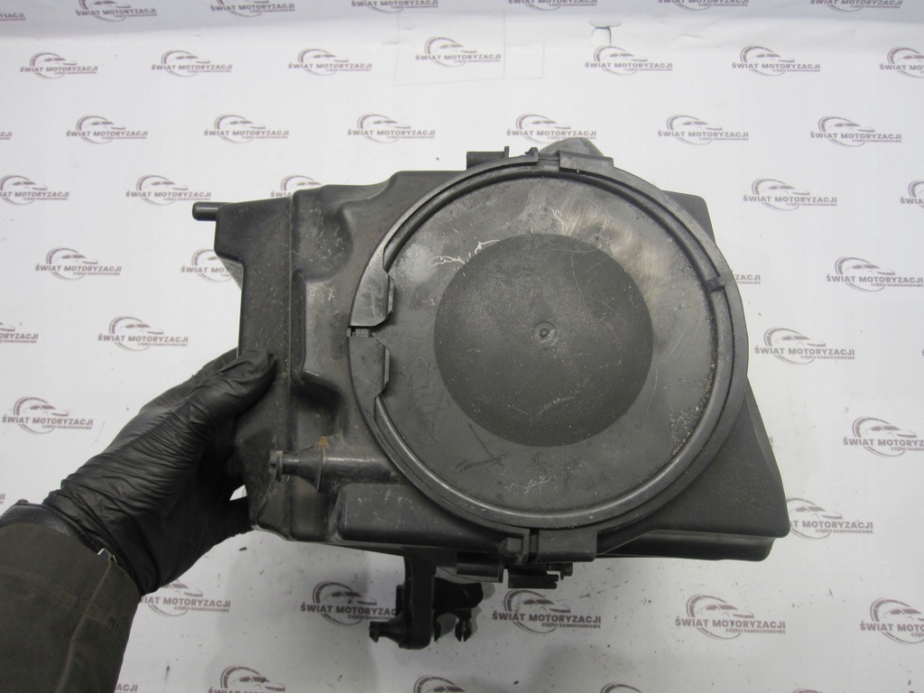 Ford Focus MK3 III 12R Luftfiltergehäuse AV61-9600-BF Product image