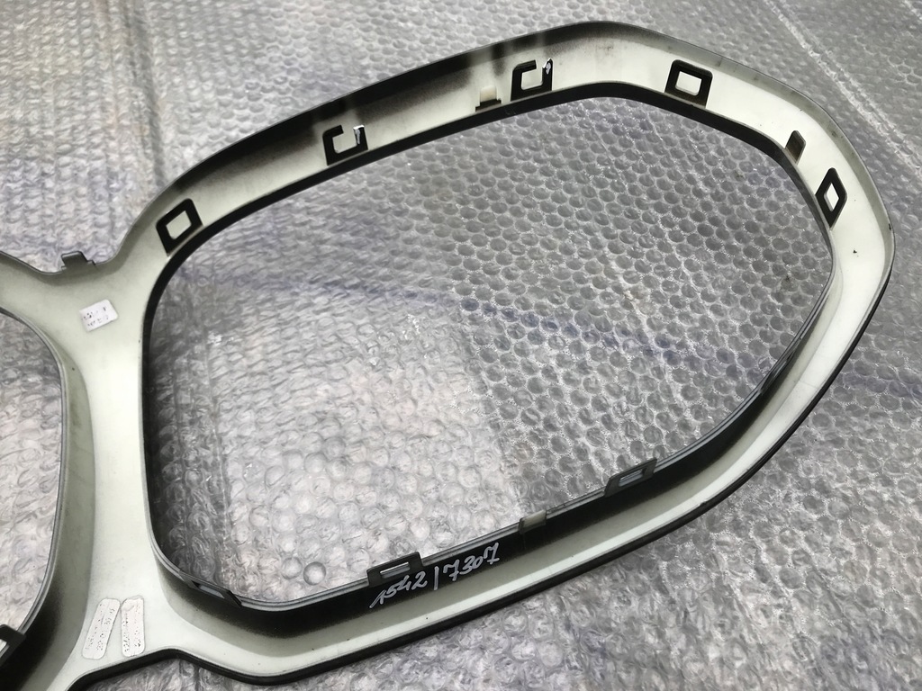 BMW 1 F40 FRONTGRILL SHADOW LINE 2019- Product image