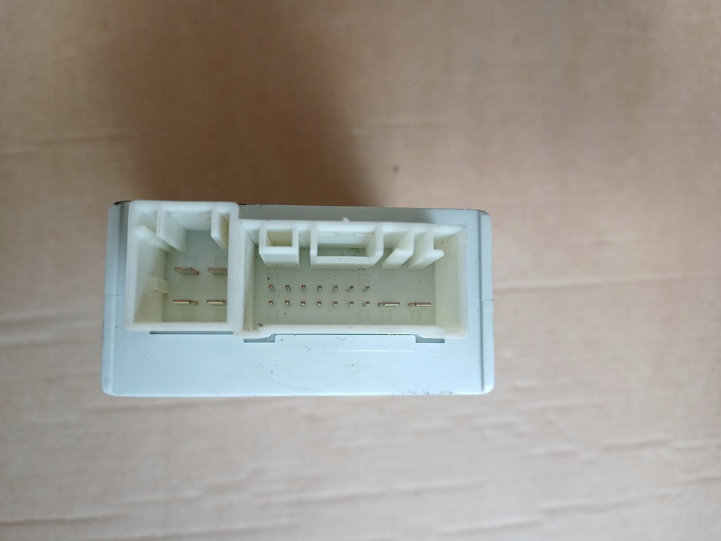 F01 F02 F07 F10 F11 X3 F25 F30 F31 F32 F33 F34 HAKENSTEUERMODUL 6796905 Product image
