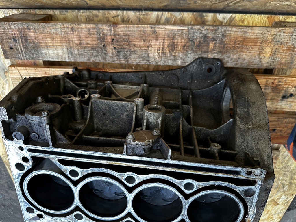 MOTORBLOCK UNTERE WELLENKOLBEN MERCEDES 1.8 CGI 271 820 Product image