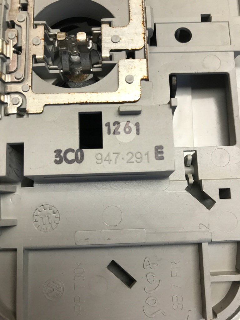 SCHEINWERFER PASSAT B7 3C0947291E Product image