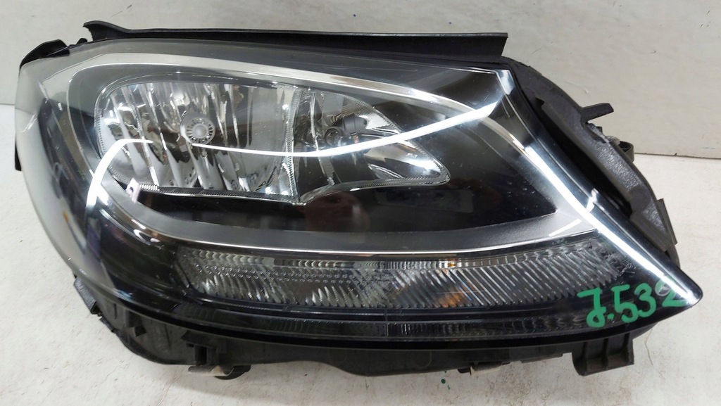 Mercedes-Benz C Klasse 205 H7 W205 H7 Frontlampe vordere Scheinwerfer Product image