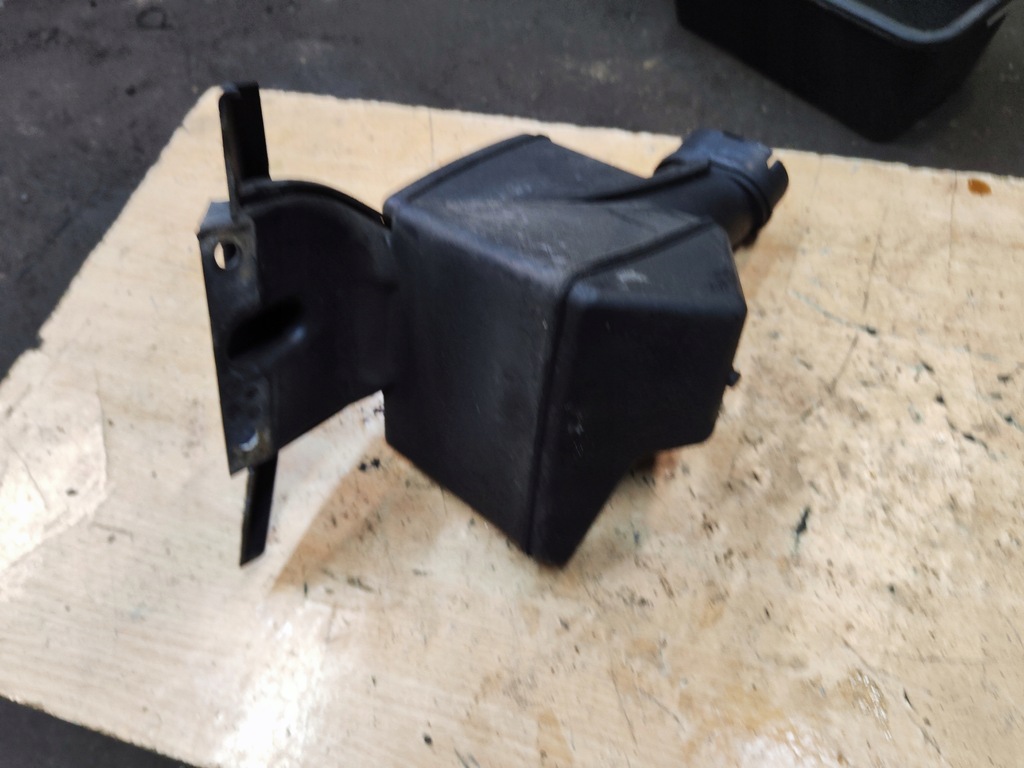 MITSUBISHI GRANDIS LUFTEINLASS Product image