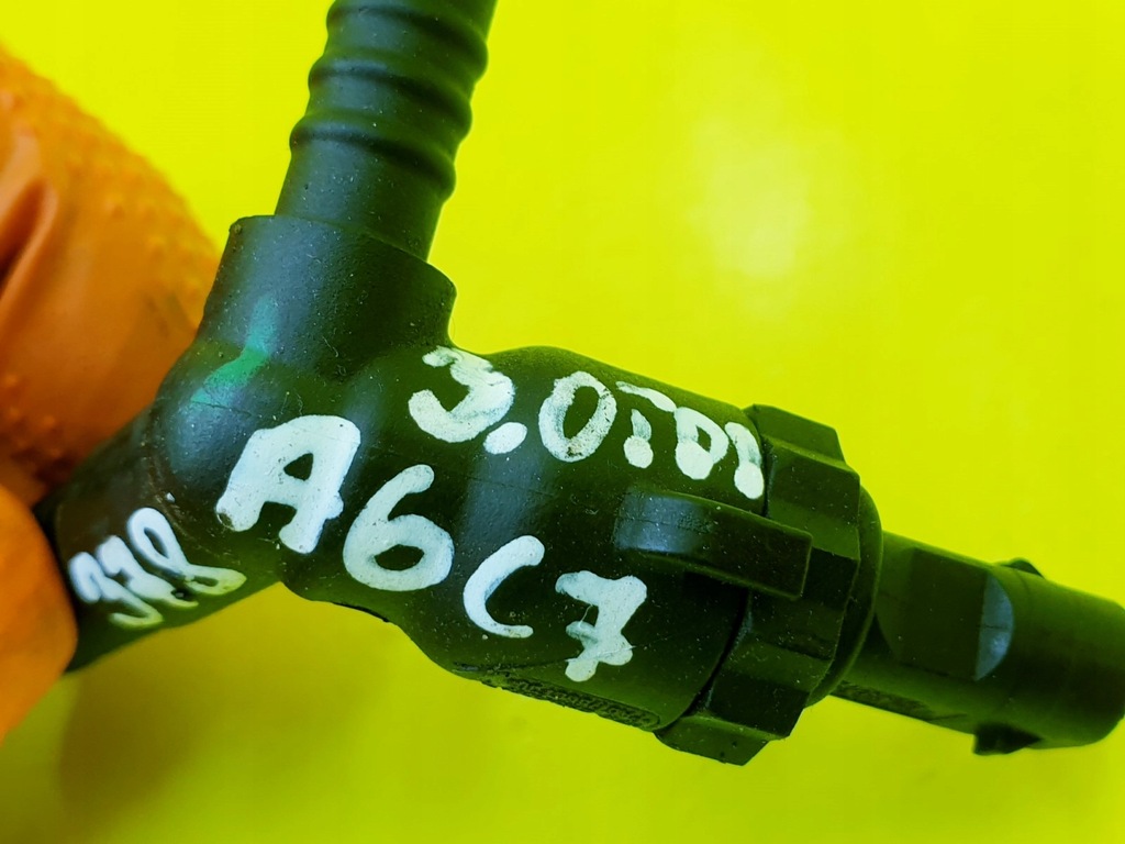 T-STÜCK KRAFTSTOFFSENSOR A4 A6 C7 Q5 A5 CKV 3.0 TDI Product image