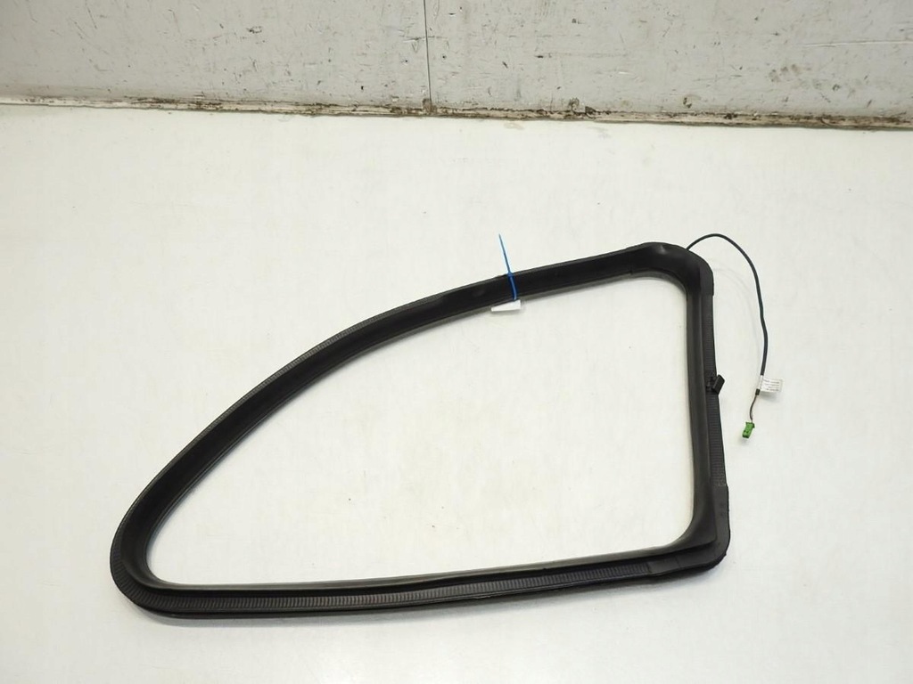Karosseriefensterdichtung rechts Mercedes R W251 A2517680024 Product image