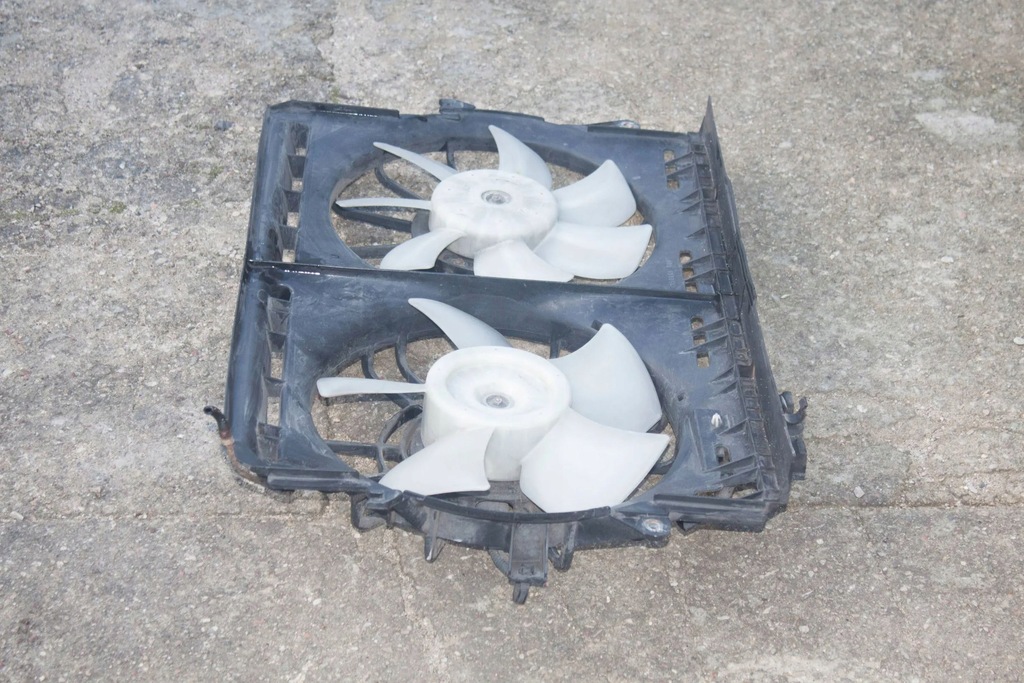 Toyota avensis T250 2003 Fangehäuse Product image