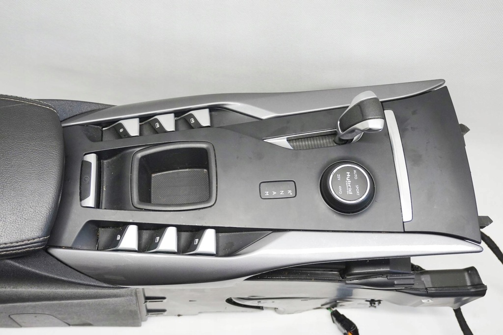 ARMLEHNENTUNNEL CITROEN DS5 HYBRID Product image