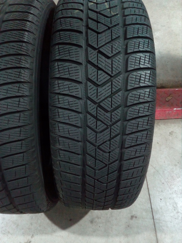 2 STÜCK. 235/65R17 PIRELLI SCORPION WINTER 6MM!! 2022R. Product image