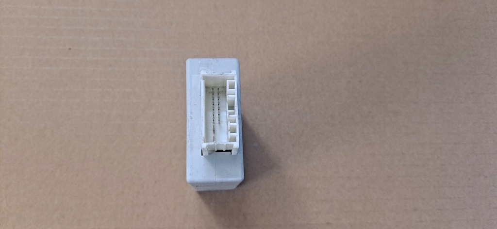 BMW E90 E91 E92 E93 HAKEN-CONTROLLER-MODUL 71606857227 Product image