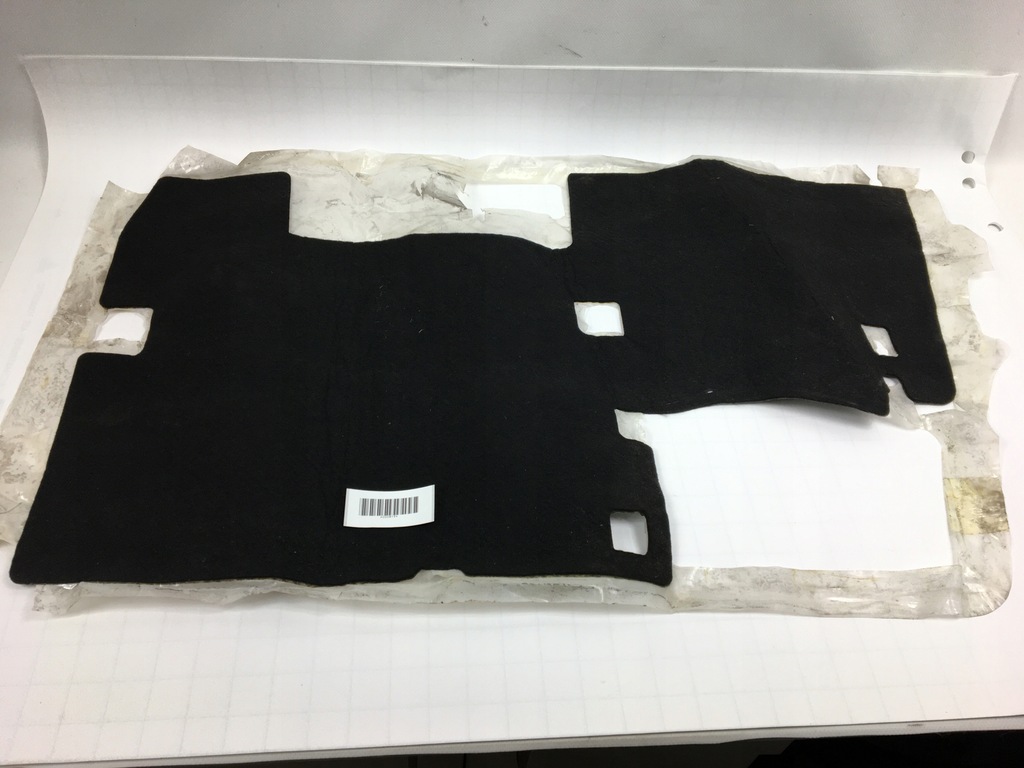 TÜRKLANGFOLIE UNTER DER RECHTEN SEITE AKTIVER BASS MERCEDES W124 Product image