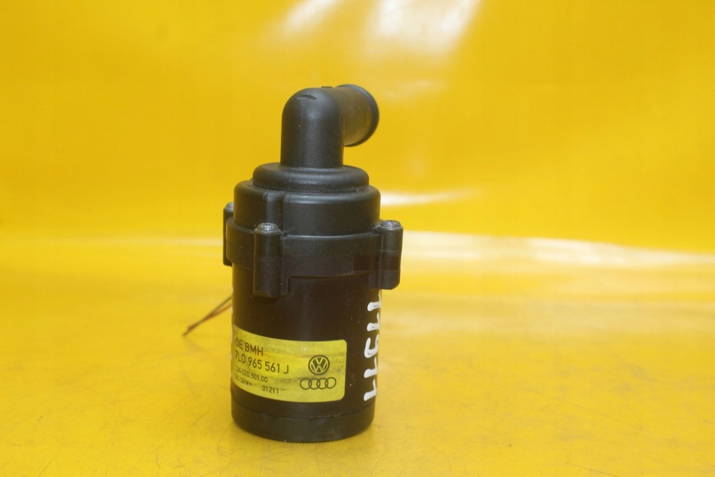 Zusätzliche Wasserpumpe Webasto Audi Q7 4L VW TOUAREG 7L0965561J Product image