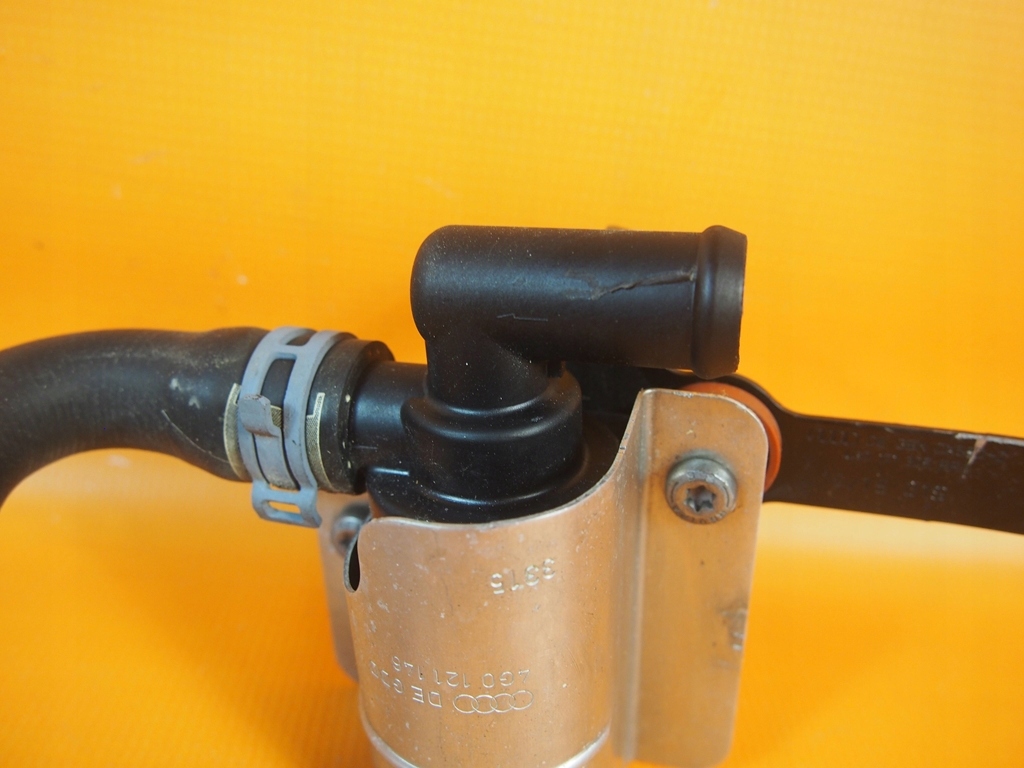 Audi A6 4g CRE Zusatzwasserpumpe 061121601n Product image