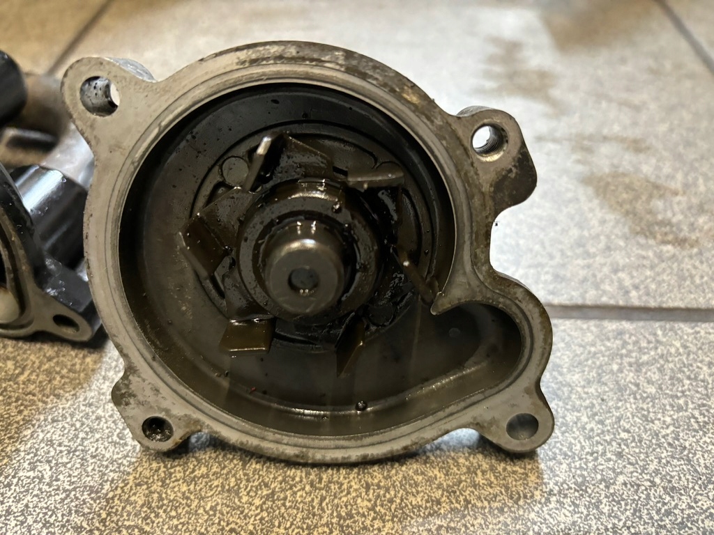 Yamaha FZS 600 Fazer 02-04 Wasserpumpe Product image