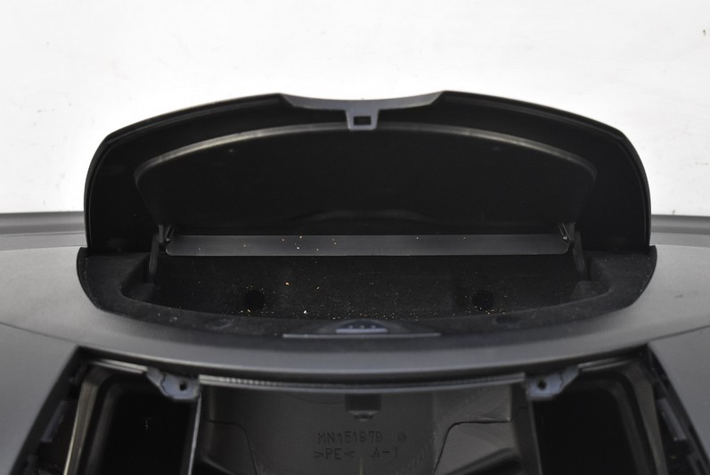 KONSOLE DASHBOARD COCKPIT AIRBAG MITSUBISHI GRANDIS 06R Product image