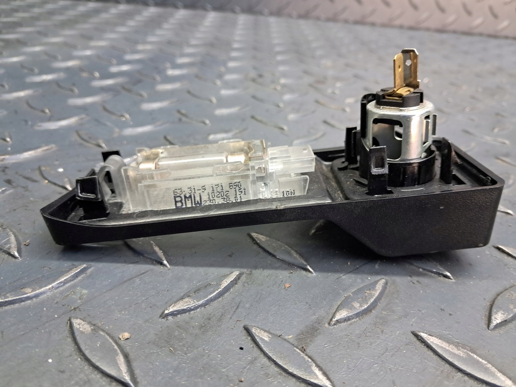 Kofferraumseitenlicht, Zigarettenanzünderbuchse 12V BMW E87 Product image