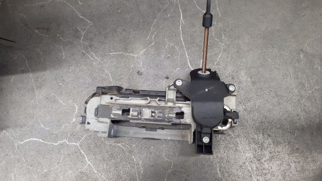 8p1837885a Befestigung des linken Griffs vorne Audi A4 B6 Product image