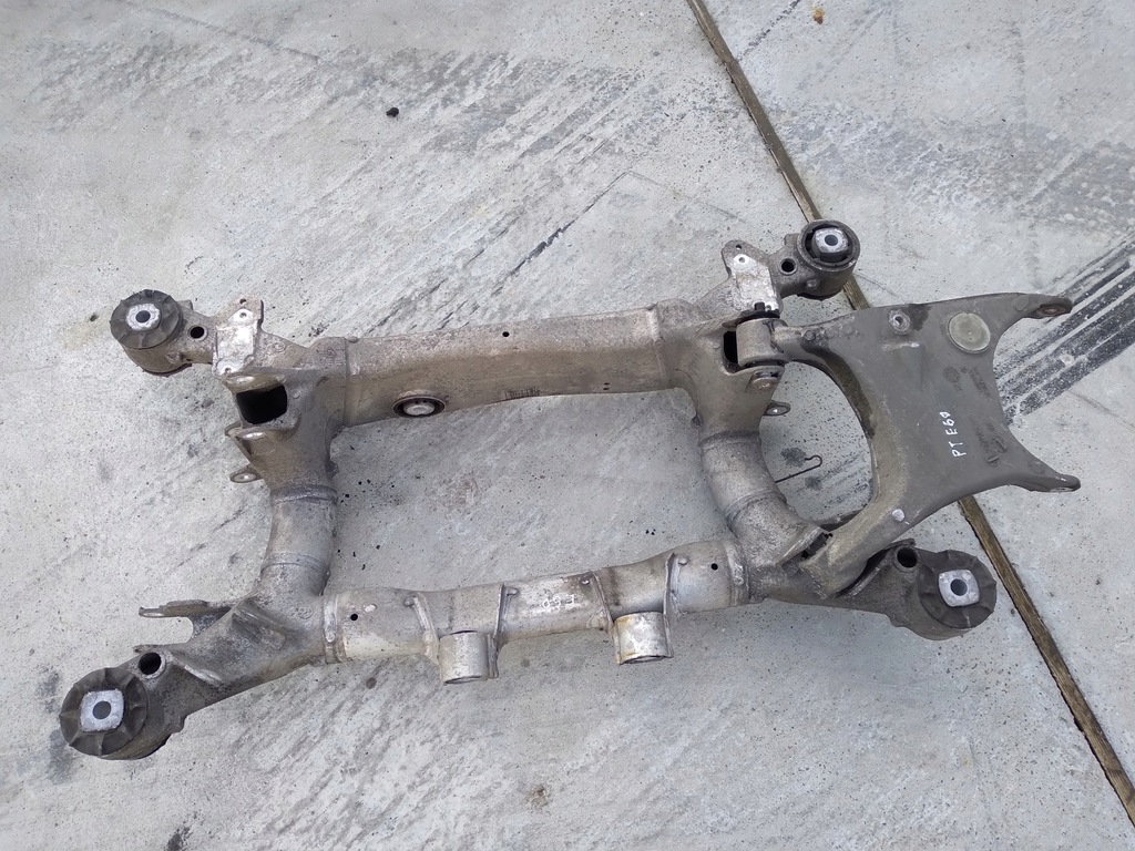 BMW E60 520d Polift-Aufhängungsträger, hinteres Drehgestell Product image