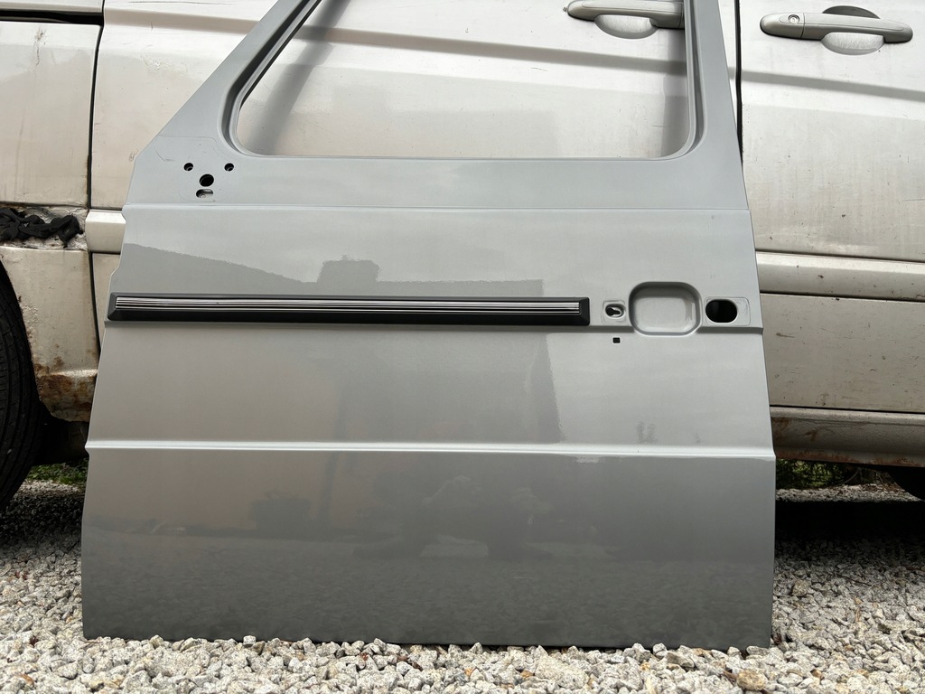 MERCEDES G-KLASSE 463 TÜR LINKS VORNE LINKS VORNE 4635847217 Product image
