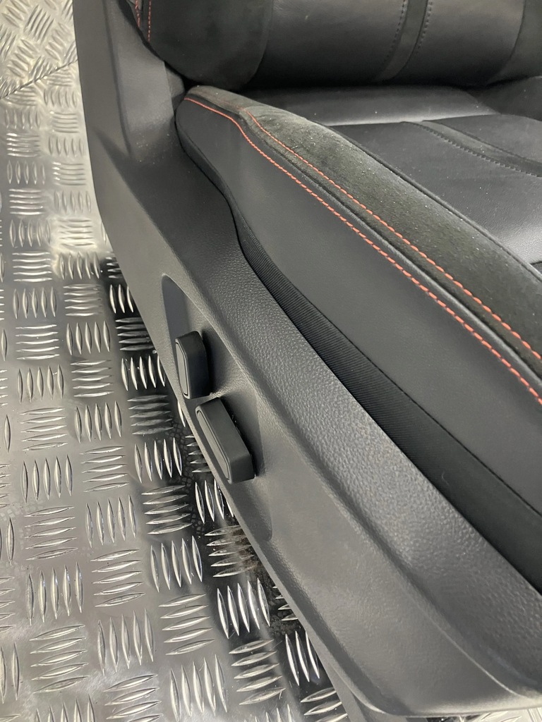 RECHTER ELEKTRISCH BEHEIZTER SITZ FORD RANGER 19- 4D STORMTRAK Product image