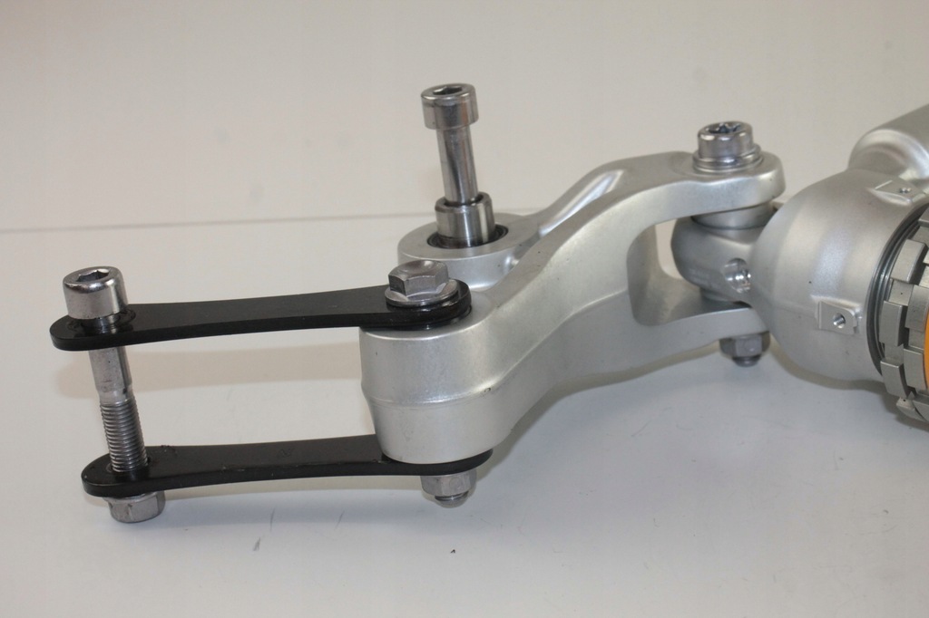 TRIUMPH SPEED TRIPLE 1200 RS STOSSDÄMPFER HINTERE ÖHLINS-HALTERUNG Product image
